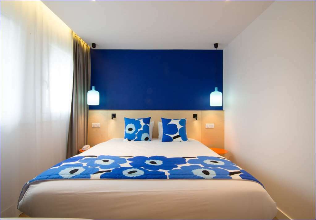 Hotel La Regence Courbevoie Zimmer foto