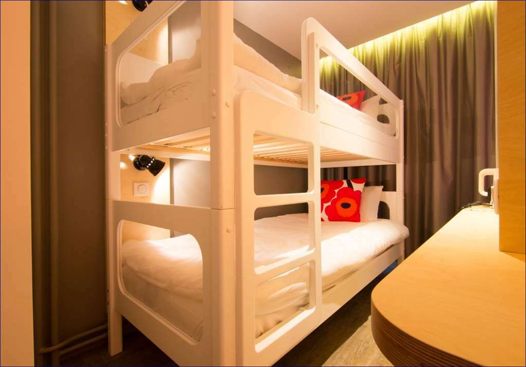 Hotel La Regence Courbevoie Zimmer foto